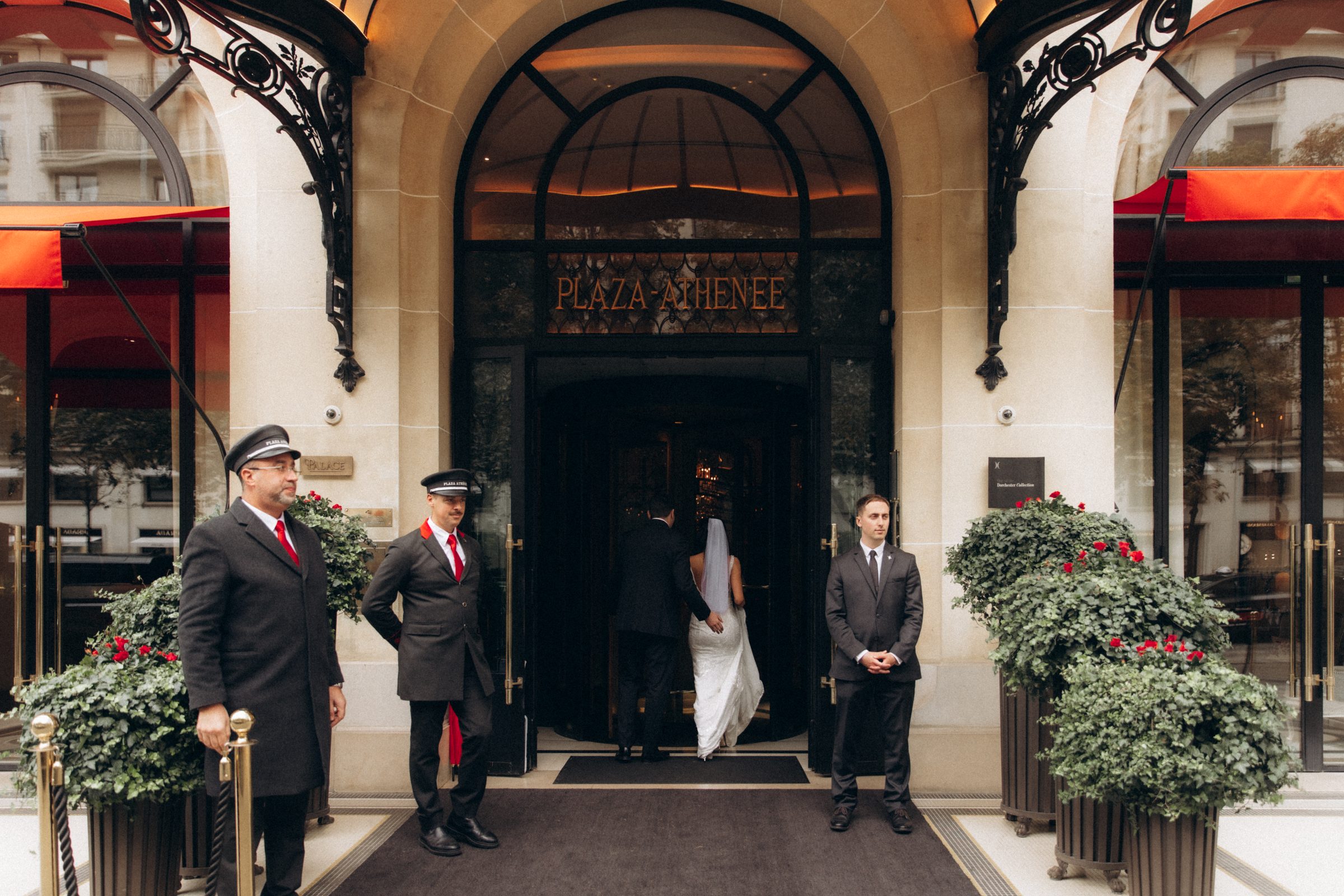 Bride and groom arriving at the Plaza Athénée in Paris
